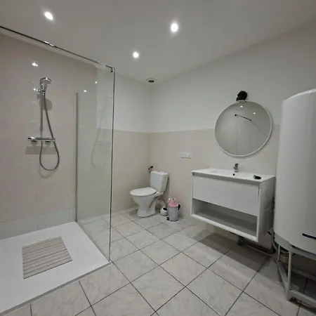 Apartment De *